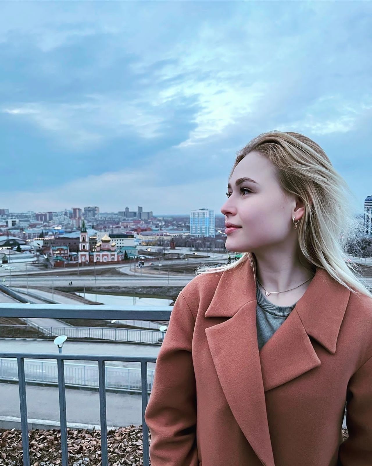 Путана Вероника Блондинка c 2 размером груди у метро Проспект Ветеранов Санкт-Петербург Фото - 4